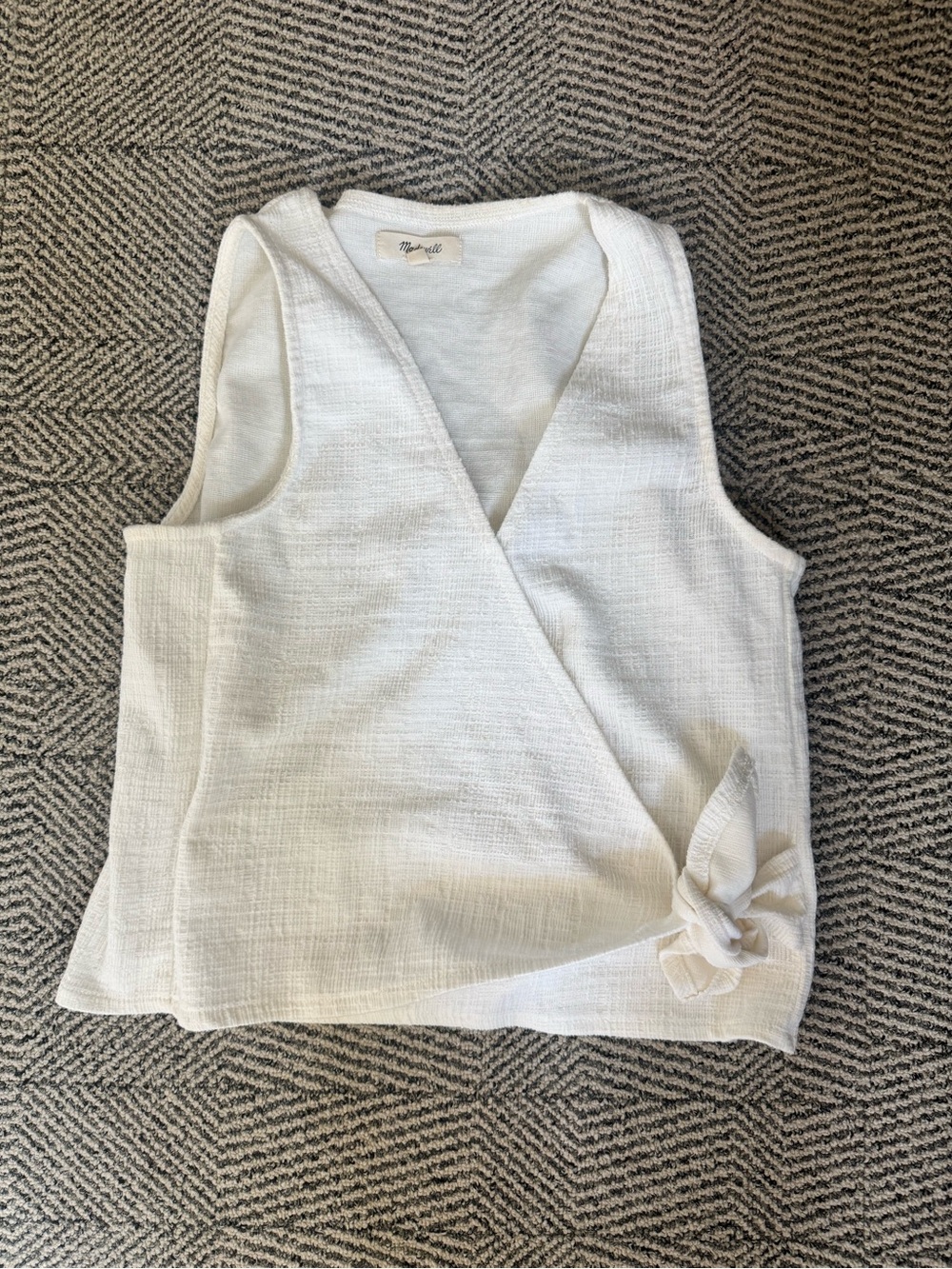 Madewell Texture & Thread
Cream Wrap Front Tank Top Size XS